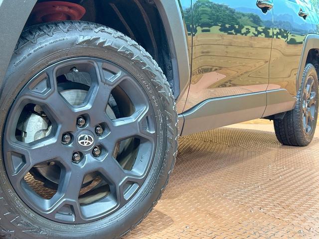 RAV4 アドベンチャー オフロードパッケージII 禁煙 10.5型ディスプレイ バックカメラ 電動リアゲート シートメモリー付パワーシート シートベンチレーション ステアリングヒーター コーナーセンサー ルーフレール ダウンヒルアシスト(13枚目)