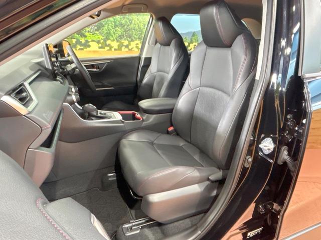 RAV4 アドベンチャー オフロードパッケージII 禁煙 10.5型ディスプレイ バックカメラ 電動リアゲート シートメモリー付パワーシート シートベンチレーション ステアリングヒーター コーナーセンサー ルーフレール ダウンヒルアシスト(32枚目)