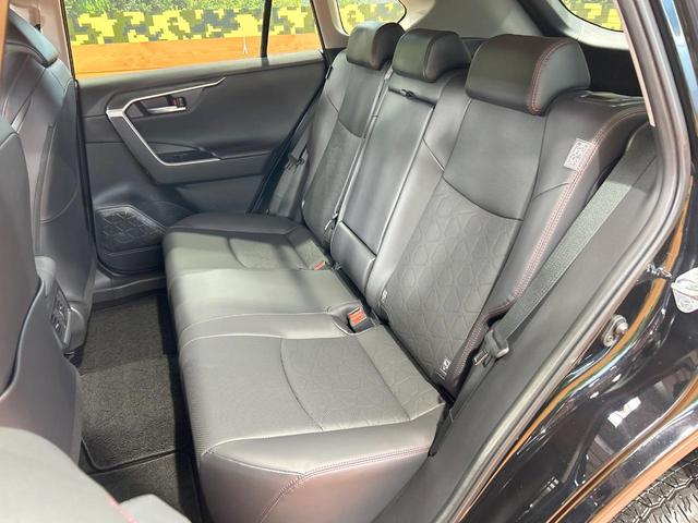 RAV4 アドベンチャー オフロードパッケージII 禁煙 10.5型ディスプレイ バックカメラ 電動リアゲート シートメモリー付パワーシート シートベンチレーション ステアリングヒーター コーナーセンサー ルーフレール ダウンヒルアシスト(33枚目)