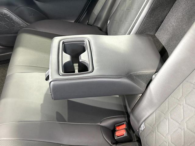 RAV4 アドベンチャー オフロードパッケージII 禁煙 10.5型ディスプレイ バックカメラ 電動リアゲート シートメモリー付パワーシート シートベンチレーション ステアリングヒーター コーナーセンサー ルーフレール ダウンヒルアシスト(34枚目)