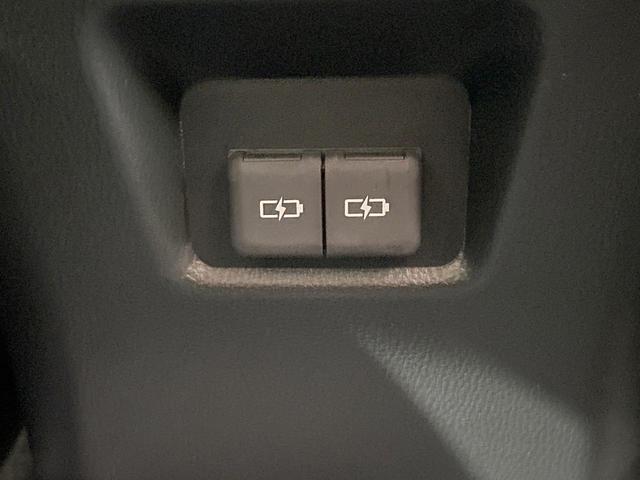 RAV4 アドベンチャー オフロードパッケージII 禁煙 10.5型ディスプレイ バックカメラ 電動リアゲート シートメモリー付パワーシート シートベンチレーション ステアリングヒーター コーナーセンサー ルーフレール ダウンヒルアシスト(45枚目)