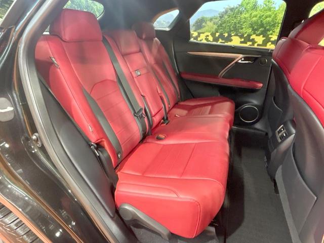 RX RX450h Fスポーツ 禁煙車 全周囲カメラ 12型ナビ 赤革 ブラインドスポットモニター ヘッドアップディスプレイ 三眼LEDヘッドライト クリアランスソナー レーダークルーズ 電動リアゲート 純正20インチAW ETC(9枚目)