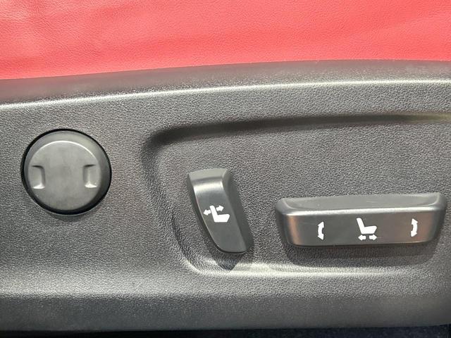 RX RX450h Fスポーツ 禁煙 ムーンルーフ TRDエアロ 12.3型ナビ 全周囲カメラ ヘッドアップディスプレイ ブラインドスポットモニター AC100V 電動リアゲート シートベンチレーション ステアリングヒーター ETC(34枚目)