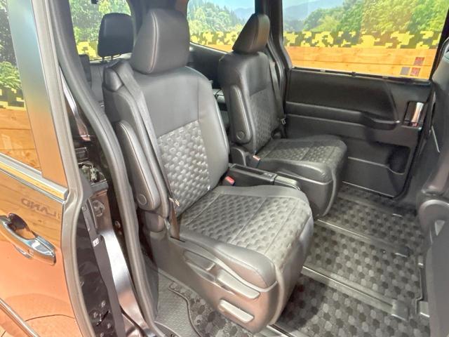 ヴォクシー ハイブリッドS-Z 禁煙 後席モニター 快適利便PKG ユニバーサルステップ GRエアロ 純正10.5型ナビ CD/DVDデッキ フルセグ 両側電動ドア AC100V 前中席シートヒーター ステアリングヒーター(10枚目)