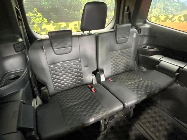 ヴォクシー ハイブリッドS-Z 禁煙 後席モニター 快適利便PKG ユニバーサルステップ GRエアロ 純正10.5型ナビ CD/DVDデッキ フルセグ 両側電動ドア AC100V 前中席シートヒーター ステアリングヒーター(11枚目)