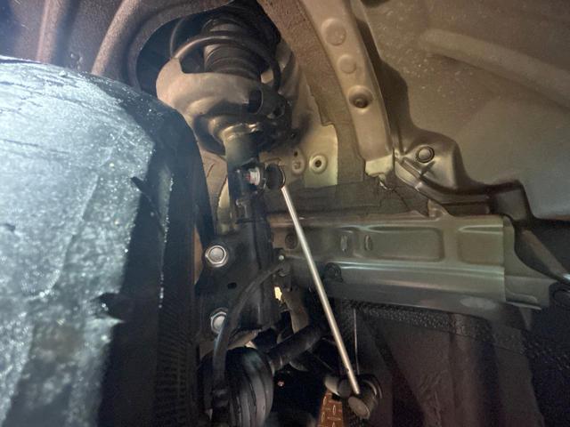 ヴォクシー ハイブリッドS-Z 禁煙 後席モニター 快適利便PKG ユニバーサルステップ GRエアロ 純正10.5型ナビ CD/DVDデッキ フルセグ 両側電動ドア AC100V 前中席シートヒーター ステアリングヒーター(22枚目)