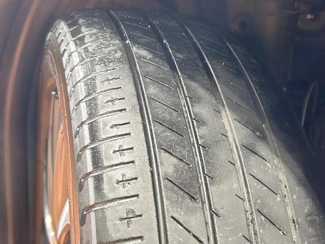 ヴォクシー ハイブリッドS-Z 禁煙 後席モニター 快適利便PKG ユニバーサルステップ GRエアロ 純正10.5型ナビ CD/DVDデッキ フルセグ 両側電動ドア AC100V 前中席シートヒーター ステアリングヒーター(27枚目)