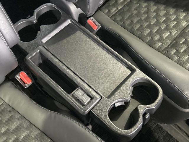 ヴォクシー ハイブリッドS-Z 禁煙 後席モニター 快適利便PKG ユニバーサルステップ GRエアロ 純正10.5型ナビ CD/DVDデッキ フルセグ 両側電動ドア AC100V 前中席シートヒーター ステアリングヒーター(35枚目)