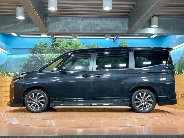 ヴォクシー ハイブリッドS-Z 禁煙 後席モニター 快適利便PKG ユニバーサルステップ GRエアロ 純正10.5型ナビ CD/DVDデッキ フルセグ 両側電動ドア AC100V 前中席シートヒーター ステアリングヒーター(41枚目)