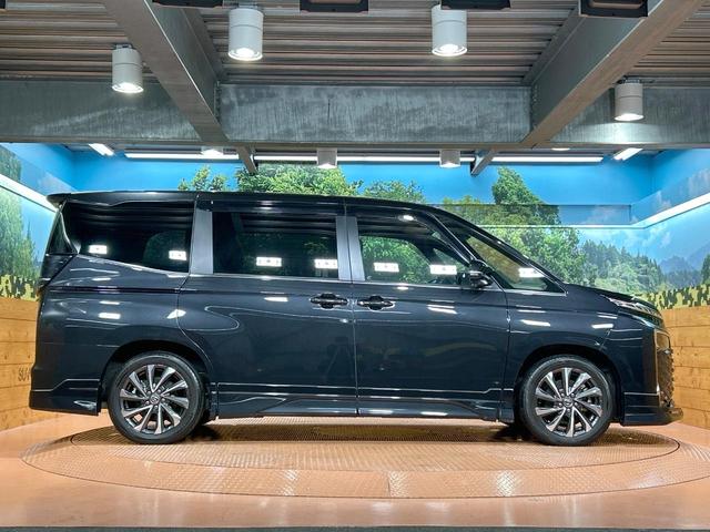 ヴォクシー ハイブリッドS-Z 禁煙 後席モニター 快適利便PKG ユニバーサルステップ GRエアロ 純正10.5型ナビ CD/DVDデッキ フルセグ 両側電動ドア AC100V 前中席シートヒーター ステアリングヒーター(43枚目)