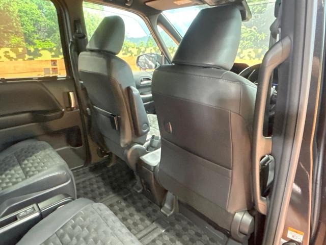 ヴォクシー ハイブリッドS-Z 禁煙 後席モニター 快適利便PKG ユニバーサルステップ GRエアロ 純正10.5型ナビ CD/DVDデッキ フルセグ 両側電動ドア AC100V 前中席シートヒーター ステアリングヒーター(58枚目)