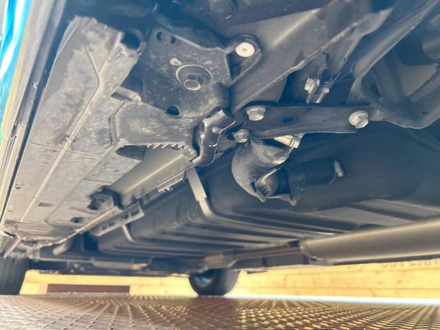 ヴォクシー ハイブリッドS-Z 禁煙 後席モニター 快適利便PKG ユニバーサルステップ GRエアロ 純正10.5型ナビ CD/DVDデッキ フルセグ 両側電動ドア AC100V 前中席シートヒーター ステアリングヒーター(59枚目)