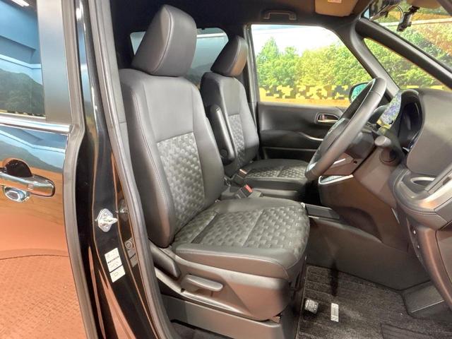 ヴォクシー ハイブリッドＳ－Ｚ　禁煙　後席モニター　純正１０．５型ナビ　快適利便パッケージ　ヘッドアップディスプレイ　ブラインドスポットモニター　デジタルインナーミラー　ＡＣ１００Ｖ　プロジェクター式ＬＥＤ　クリアランスソナー（8枚目）