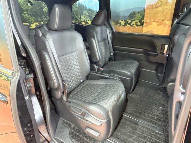 ヴォクシー ハイブリッドＳ－Ｚ　禁煙　後席モニター　純正１０．５型ナビ　快適利便パッケージ　ヘッドアップディスプレイ　ブラインドスポットモニター　デジタルインナーミラー　ＡＣ１００Ｖ　プロジェクター式ＬＥＤ　クリアランスソナー（9枚目）