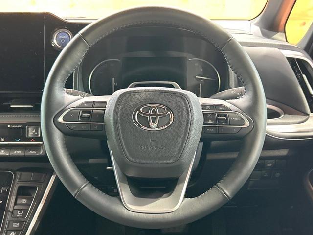 ヴォクシー ハイブリッドＳ－Ｚ　禁煙　後席モニター　純正１０．５型ナビ　快適利便パッケージ　ヘッドアップディスプレイ　ブラインドスポットモニター　デジタルインナーミラー　ＡＣ１００Ｖ　プロジェクター式ＬＥＤ　クリアランスソナー（11枚目）