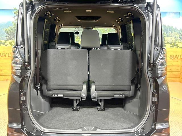 ヴォクシー ハイブリッドＳ－Ｚ　禁煙　後席モニター　純正１０．５型ナビ　快適利便パッケージ　ヘッドアップディスプレイ　ブラインドスポットモニター　デジタルインナーミラー　ＡＣ１００Ｖ　プロジェクター式ＬＥＤ　クリアランスソナー（12枚目）