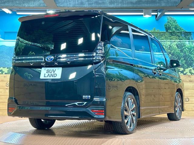 ヴォクシー ハイブリッドＳ－Ｚ　禁煙　後席モニター　純正１０．５型ナビ　快適利便パッケージ　ヘッドアップディスプレイ　ブラインドスポットモニター　デジタルインナーミラー　ＡＣ１００Ｖ　プロジェクター式ＬＥＤ　クリアランスソナー（18枚目）