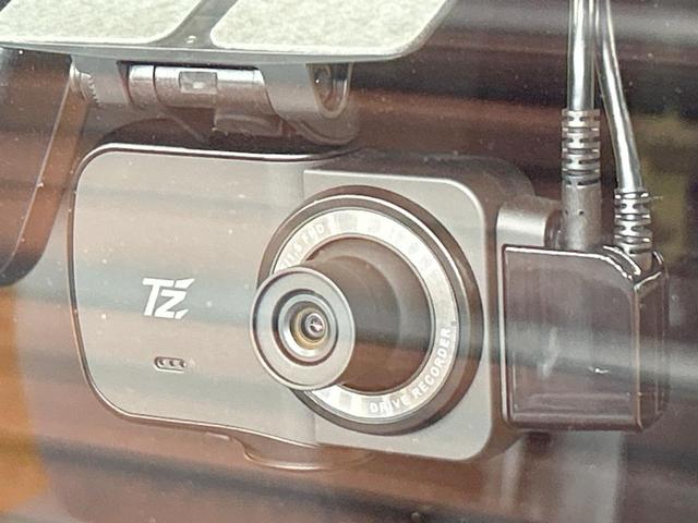 ヴォクシー ハイブリッドＳ－Ｚ　禁煙　後席モニター　純正１０．５型ナビ　快適利便パッケージ　ヘッドアップディスプレイ　ブラインドスポットモニター　デジタルインナーミラー　ＡＣ１００Ｖ　プロジェクター式ＬＥＤ　クリアランスソナー（39枚目）