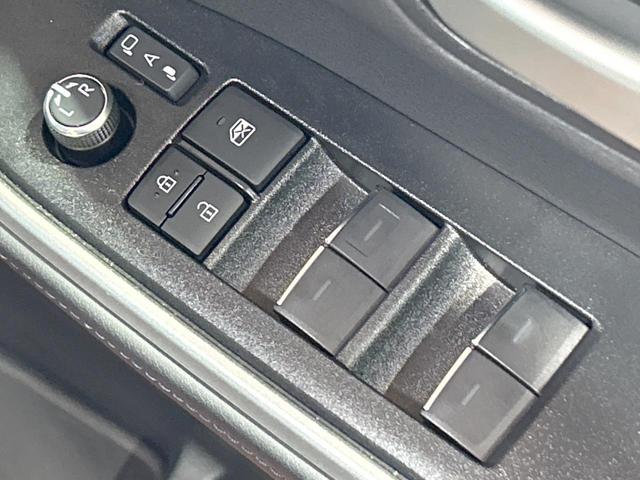 ヴォクシー ハイブリッドＳ－Ｚ　禁煙　後席モニター　純正１０．５型ナビ　快適利便パッケージ　ヘッドアップディスプレイ　ブラインドスポットモニター　デジタルインナーミラー　ＡＣ１００Ｖ　プロジェクター式ＬＥＤ　クリアランスソナー（48枚目）