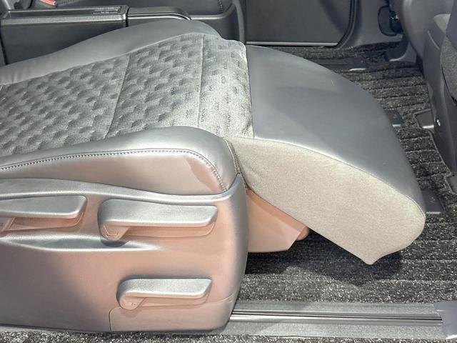 ヴォクシー ハイブリッドＳ－Ｚ　禁煙　後席モニター　純正１０．５型ナビ　快適利便パッケージ　ヘッドアップディスプレイ　ブラインドスポットモニター　デジタルインナーミラー　ＡＣ１００Ｖ　プロジェクター式ＬＥＤ　クリアランスソナー（52枚目）