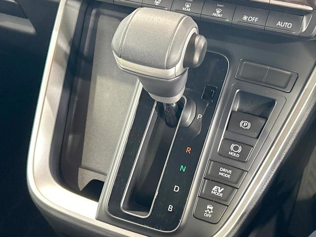 ヴォクシー ハイブリッドＳ－Ｚ　禁煙　後席モニター　純正１０．５型ナビ　快適利便パッケージ　ヘッドアップディスプレイ　ブラインドスポットモニター　デジタルインナーミラー　ＡＣ１００Ｖ　プロジェクター式ＬＥＤ　クリアランスソナー（66枚目）