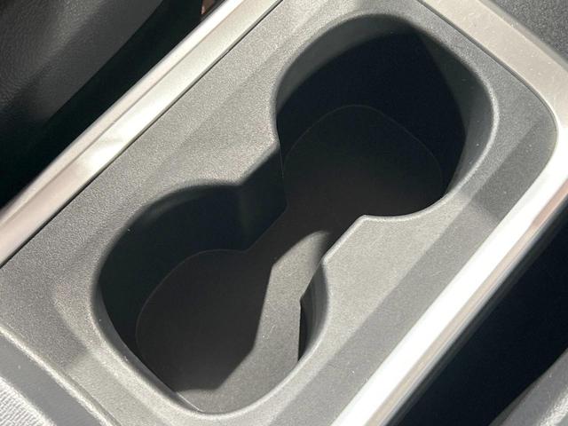 ヴォクシー ハイブリッドＳ－Ｚ　禁煙　後席モニター　純正１０．５型ナビ　快適利便パッケージ　ヘッドアップディスプレイ　ブラインドスポットモニター　デジタルインナーミラー　ＡＣ１００Ｖ　プロジェクター式ＬＥＤ　クリアランスソナー（69枚目）