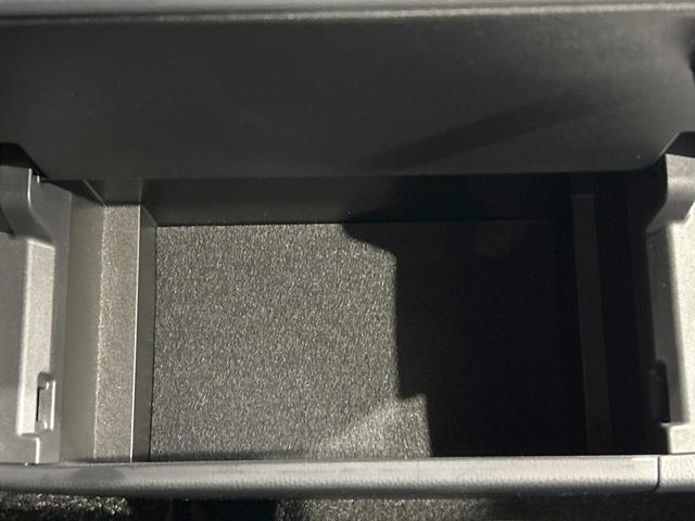 ヴォクシー ハイブリッドＳ－Ｚ　禁煙　後席モニター　純正１０．５型ナビ　快適利便パッケージ　ヘッドアップディスプレイ　ブラインドスポットモニター　デジタルインナーミラー　ＡＣ１００Ｖ　プロジェクター式ＬＥＤ　クリアランスソナー（70枚目）