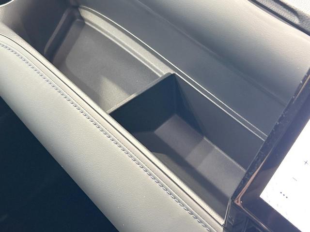 ヴォクシー ハイブリッドＳ－Ｚ　禁煙　後席モニター　純正１０．５型ナビ　快適利便パッケージ　ヘッドアップディスプレイ　ブラインドスポットモニター　デジタルインナーミラー　ＡＣ１００Ｖ　プロジェクター式ＬＥＤ　クリアランスソナー（72枚目）