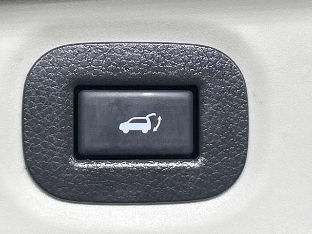 エクストレイル 20Xi Vセレクション 禁煙車 全周囲カメラ プロパイロット 9型ナビ デジタルインナーミラー 電動リアゲート クリアランスソナー 全席シートヒーター LEDヘッドライト 純正18インチAW オートエアコン スマートキー(6枚目)