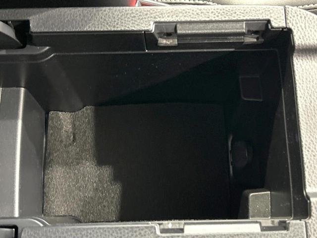 ハリアー プレミアム メタル アンド レザーパッケージ 禁煙車 サンルーフ 9型ナビ フルセグ 本革シート クリアランスソナー レーダークルーズ メモリーシート トヨタセーフティセンス 電動リアゲート LEDヘッドライト バックカメラ 純正18インチAW(64枚目)