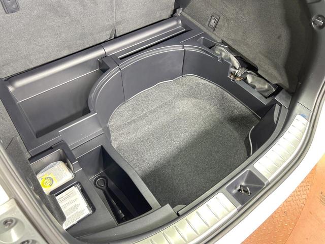 ハリアー プレミアム メタル アンド レザーパッケージ 禁煙車 サンルーフ 9型ナビ フルセグ 本革シート クリアランスソナー レーダークルーズ メモリーシート トヨタセーフティセンス 電動リアゲート LEDヘッドライト バックカメラ 純正18インチAW(72枚目)