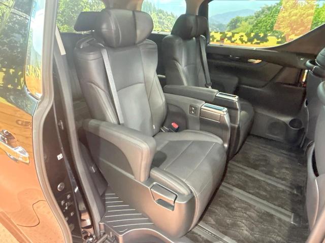 アルファードハイブリッド SR Cパッケージ 禁煙車 サンルーフ JBLサウンド 全周囲カメラ ブラインドスポットモニター 9型ディスプレイオーディオ 両側電動ドア レーダークルーズ LEDヘッド&フォグ デジタルインナーミラー 電動リアゲート(9枚目)