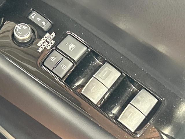 アルファードハイブリッド SR Cパッケージ 禁煙車 サンルーフ JBLサウンド 全周囲カメラ ブラインドスポットモニター 9型ディスプレイオーディオ 両側電動ドア レーダークルーズ LEDヘッド&フォグ デジタルインナーミラー 電動リアゲート(35枚目)