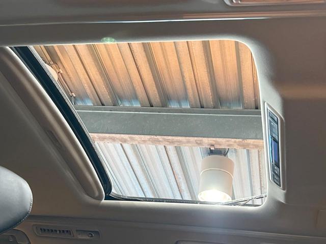 アルファードハイブリッド SR Cパッケージ 禁煙車 サンルーフ JBLサウンド 全周囲カメラ ブラインドスポットモニター 9型ディスプレイオーディオ 両側電動ドア レーダークルーズ LEDヘッド&フォグ デジタルインナーミラー 電動リアゲート(39枚目)