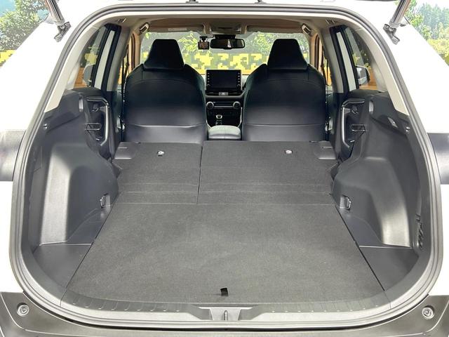 ＲＡＶ４ アドベンチャー　オフロードパッケージ　禁煙車　９型ナビ　バックカメラ　レーダークルーズ　シートベンチレーション　電動リアゲート　ＬＥＤヘッド＆フォグ　オートハイビーム　ブラインドスポットモニター　ステアリングヒーター（11枚目）
