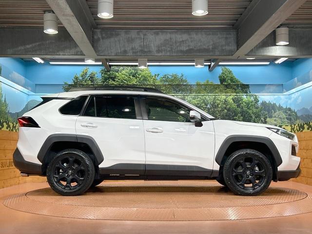 ＲＡＶ４ アドベンチャー　オフロードパッケージ　禁煙車　９型ナビ　バックカメラ　レーダークルーズ　シートベンチレーション　電動リアゲート　ＬＥＤヘッド＆フォグ　オートハイビーム　ブラインドスポットモニター　ステアリングヒーター（42枚目）