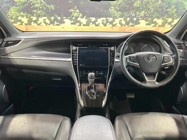 ハリアー プログレス　禁煙車　ＪＢＬサウンド　全周囲カメラ　９型ナビ　三眼ＬＥＤヘッドライト　トヨタセーフティセンス　クリアランスソナー　電動リアゲート　レーダークルーズ　純正１８インチＡＷ　パワーシート　ＥＴＣ（2枚目）