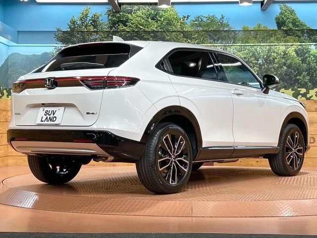 ヴェゼル ｅ：ＨＥＶ　Ｚ　登録済未使用車　ホンダコネクトディスプレイ　ホンダセンシング　ワイヤレス充電　マルチビューカメラシステム　プレミアムオーディオ　クリアランスソナー　シートヒーター　ステアリングヒーター　電動リアゲート（17枚目）