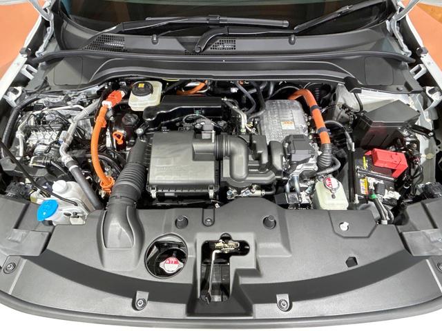 ヴェゼル ｅ：ＨＥＶ　Ｚ　登録済未使用車　ホンダコネクトディスプレイ　ホンダセンシング　ワイヤレス充電　マルチビューカメラシステム　プレミアムオーディオ　クリアランスソナー　シートヒーター　ステアリングヒーター　電動リアゲート（18枚目）