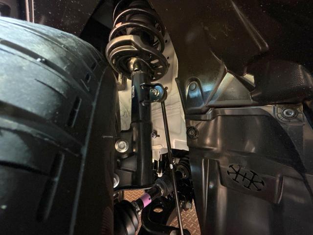 ヴェゼル ｅ：ＨＥＶ　Ｚ　登録済未使用車　ホンダコネクトディスプレイ　ホンダセンシング　ワイヤレス充電　マルチビューカメラシステム　プレミアムオーディオ　クリアランスソナー　シートヒーター　ステアリングヒーター　電動リアゲート（20枚目）