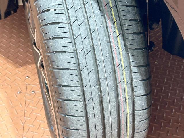 ヴェゼル ｅ：ＨＥＶ　Ｚ　登録済未使用車　ホンダコネクトディスプレイ　ホンダセンシング　ワイヤレス充電　マルチビューカメラシステム　プレミアムオーディオ　クリアランスソナー　シートヒーター　ステアリングヒーター　電動リアゲート（21枚目）