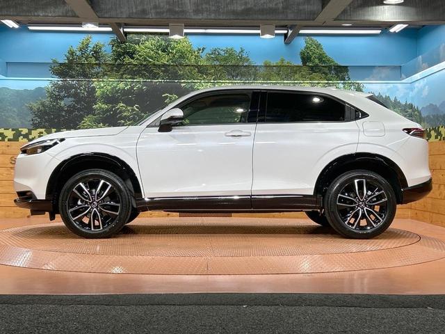 ヴェゼル ｅ：ＨＥＶ　Ｚ　登録済未使用車　ホンダコネクトディスプレイ　ホンダセンシング　ワイヤレス充電　マルチビューカメラシステム　プレミアムオーディオ　クリアランスソナー　シートヒーター　ステアリングヒーター　電動リアゲート（25枚目）