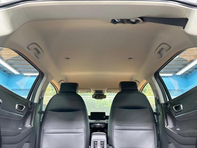 ヴェゼル ｅ：ＨＥＶ　Ｚ　登録済未使用車　ホンダコネクトディスプレイ　ホンダセンシング　ワイヤレス充電　マルチビューカメラシステム　プレミアムオーディオ　クリアランスソナー　シートヒーター　ステアリングヒーター　電動リアゲート（39枚目）
