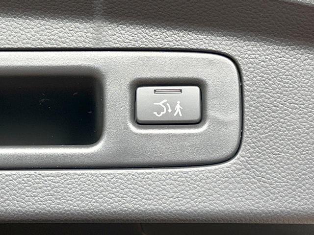 ヴェゼル ｅ：ＨＥＶ　Ｚ　登録済未使用車　ホンダコネクトディスプレイ　ホンダセンシング　ワイヤレス充電　マルチビューカメラシステム　プレミアムオーディオ　クリアランスソナー　シートヒーター　ステアリングヒーター　電動リアゲート（40枚目）