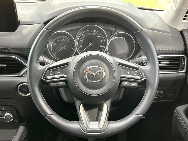 ＣＸ－５ ２５Ｓ　Ｌパッケージ　禁煙車　全周囲カメラ　ブラインドスポットモニター　スマートプレーキサポート　マツダコネクトナビ　レーダークルーズ　ＬＥＤヘッド＆フォグ　ＥＴＣ　シートヒーター　電動リアゲート　純正１９アルミホイール（13枚目）