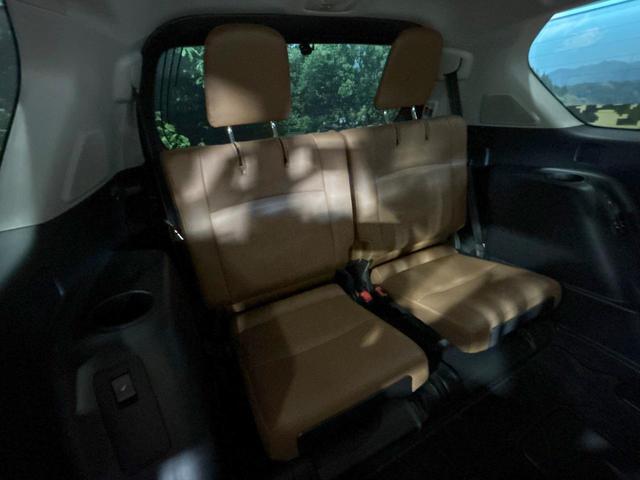 ランドクルーザープラド TX Lパッケージ 70thアニバーサリーリミテッド 禁煙車 サンルーフ 7人乗り 全周囲カメラ 9型ナビ フルセグ ルーフレール ブラインドスポットモニター クリアランスソナー レーダークルーズ シートエアコン LEDヘッドライト 純正18インチAW(11枚目)