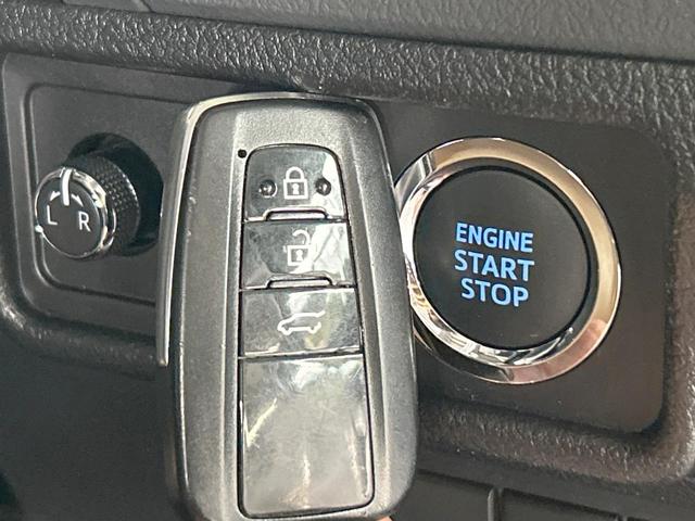 ランドクルーザープラド TX Lパッケージ 70thアニバーサリーリミテッド 禁煙車 サンルーフ 7人乗り 全周囲カメラ 9型ナビ フルセグ ルーフレール ブラインドスポットモニター クリアランスソナー レーダークルーズ シートエアコン LEDヘッドライト 純正18インチAW(25枚目)