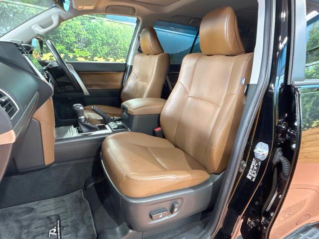 ランドクルーザープラド TX Lパッケージ 70thアニバーサリーリミテッド 禁煙車 サンルーフ 7人乗り 全周囲カメラ 9型ナビ フルセグ ルーフレール ブラインドスポットモニター クリアランスソナー レーダークルーズ シートエアコン LEDヘッドライト 純正18インチAW(48枚目)