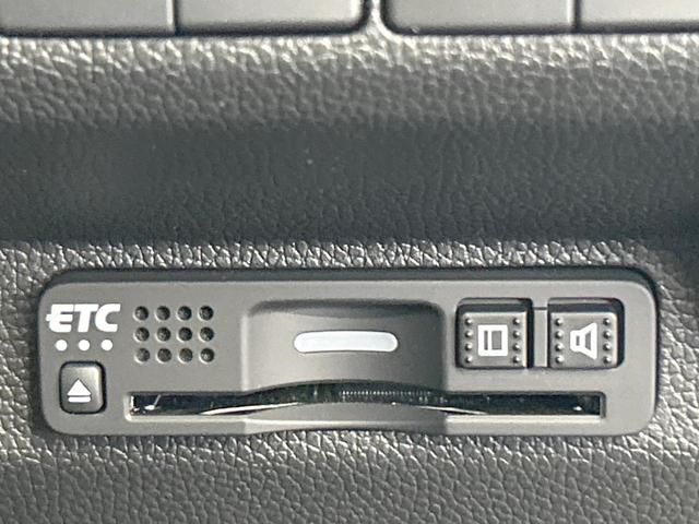 フリードハイブリッド ハイブリッド・Gホンダセンシング 禁煙 ディスプレイオーディオ バックカメラ 両側電動ドア シートヒーター ETC LEDヘッドライト レーダークルーズコントロール ハーフレザーシート 純正15インチアルミ 本革巻きステアリング(7枚目)