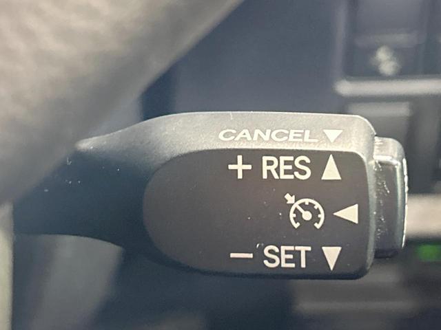 ノア Ｓｉ　ダブルバイビー　フルエアロ　両側電動ドア　純正ＳＤナビ　後席モニター　バックカメラ　クルコン　ウォークスルー　ＥＴＣ　フルセグ　レーンアシスト　クリアランスソナー　スマートキー　電動格納ミラー　Ｂｌｕｅｔｏｏｔｈ（7枚目）